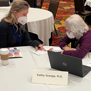 Ask the Experts offers one-on-one discussions with medical experts.